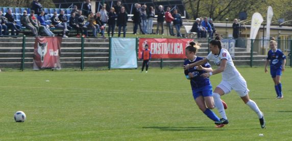 Pewne zwycięstwo KKS Czarnych Sosnowiec 4:0 z UKS SMS Łódź