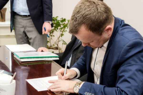 Akt notarialny podpisany. Stadion w Zagórzu w rękach miasta