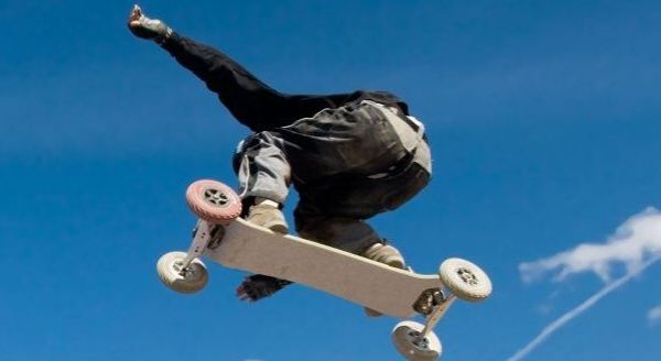 Mountainboarding na stoku 