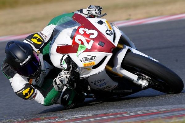 Słodko-gorzki weekend dla motocyklistów Global-tech Racing