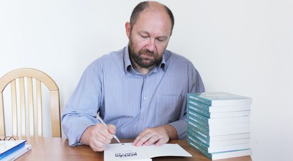 Grzegorz Damięcki czyta 